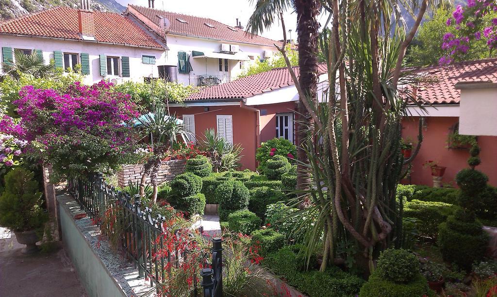 Apartment City Garden Kotor Phòng bức ảnh