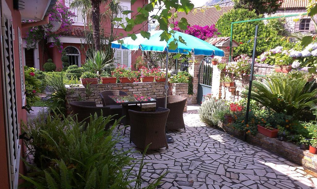 Apartment City Garden Kotor Phòng bức ảnh